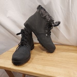 Comfort view hiker boot